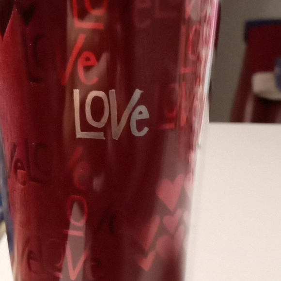 Valentine's Day Starbucks travel mug Excellent condition 💋 - Picture 3 of 7
